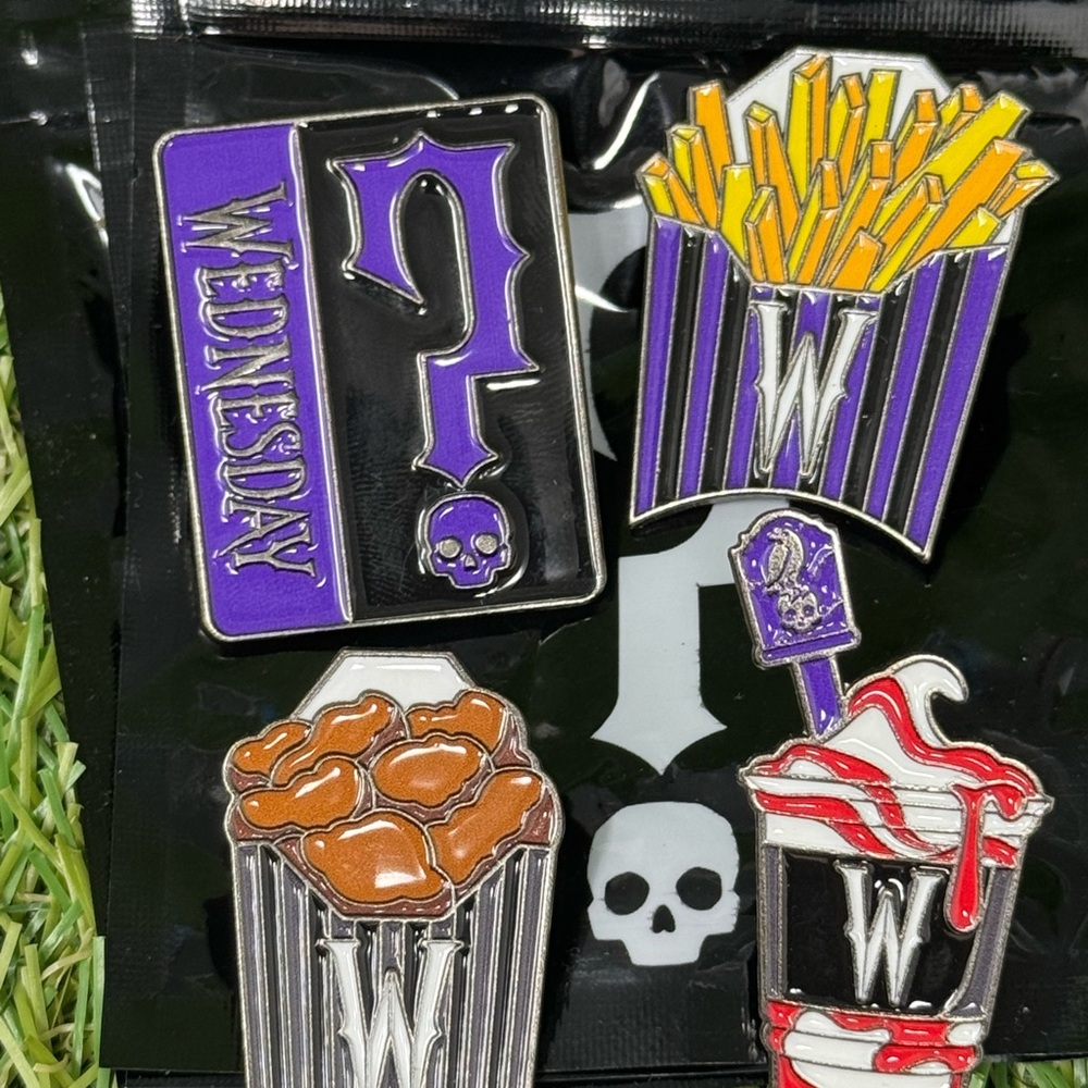 NEW Wendy’s x Wednesdays Adams Limited Edition Drive Thru Pop Up Pins (4)